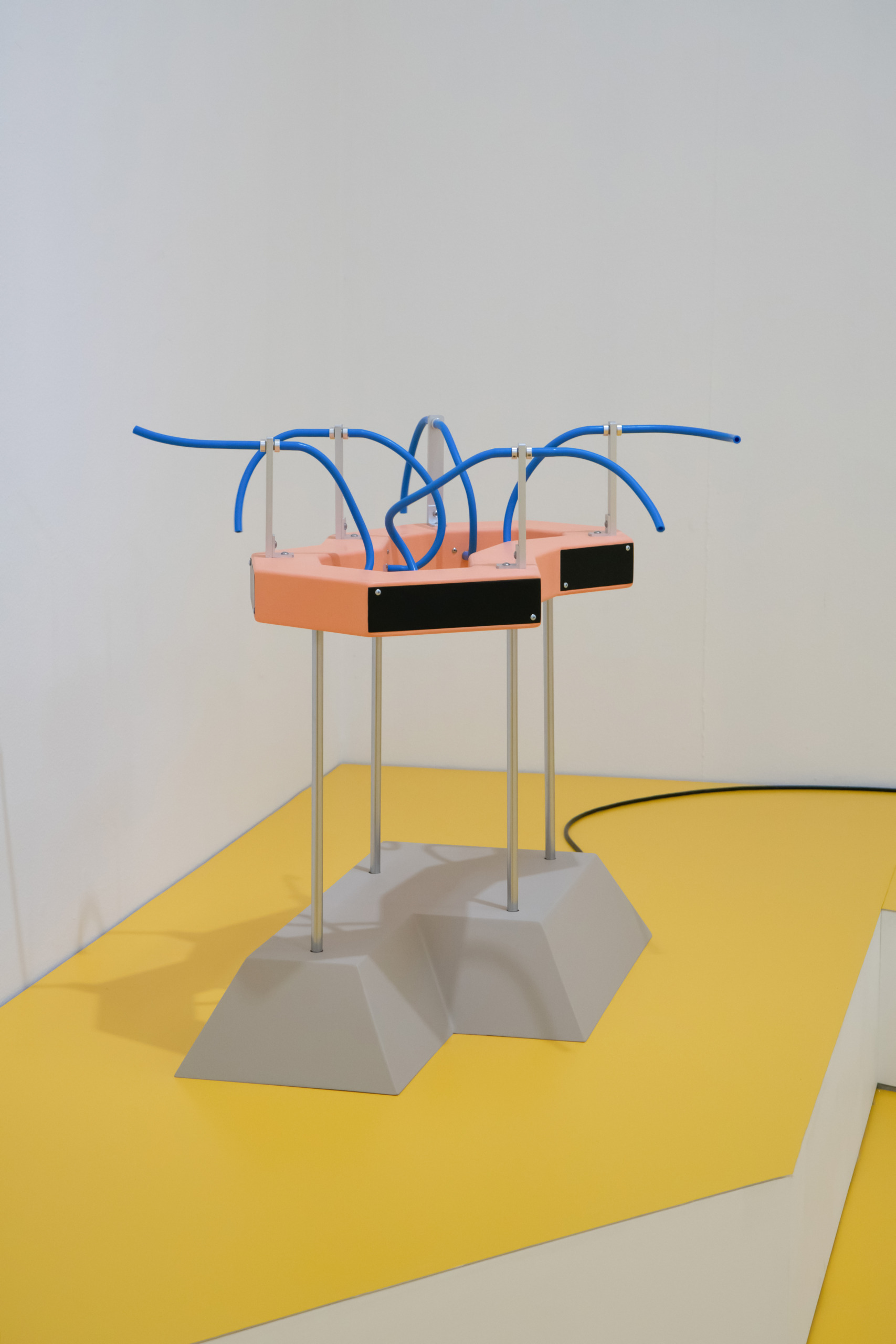 土状のついたて、ユィエはわかった